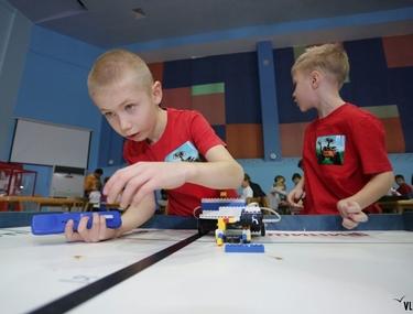 Соревнования по робототехнике среди детей проходят во Владивостоке