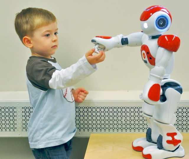 В России до 2017 года откроется 150 типовых центров робототехники