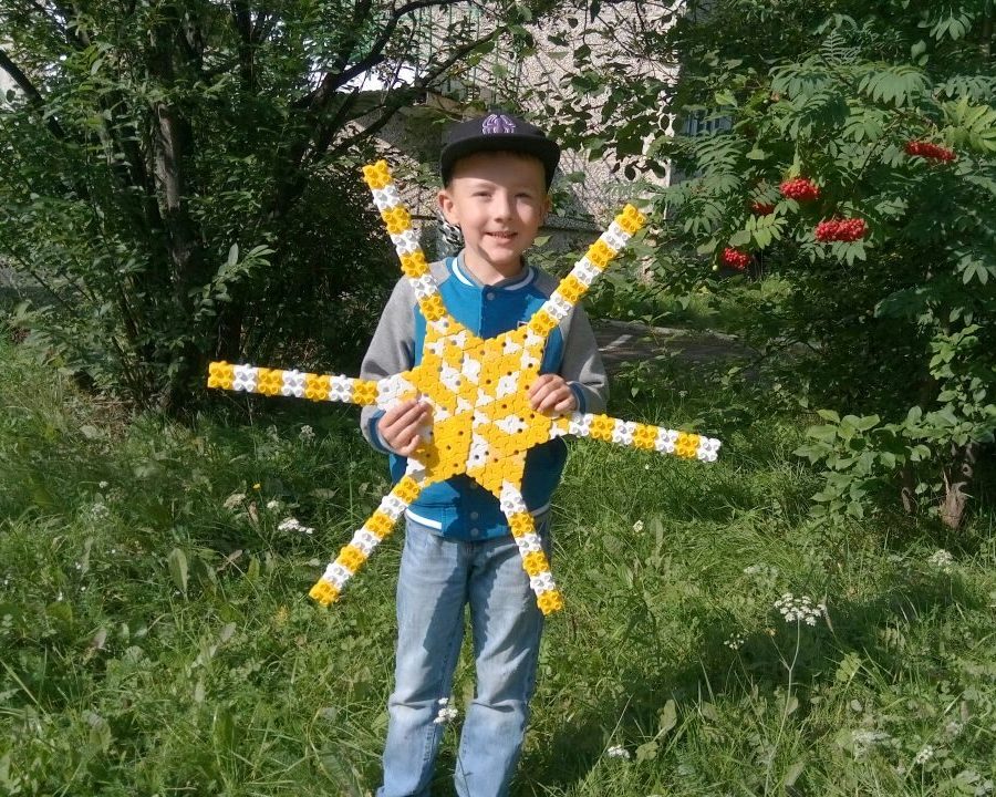 ИКаРёнок Лёва из Нижнего Тагила передаёт солнечный привет России
